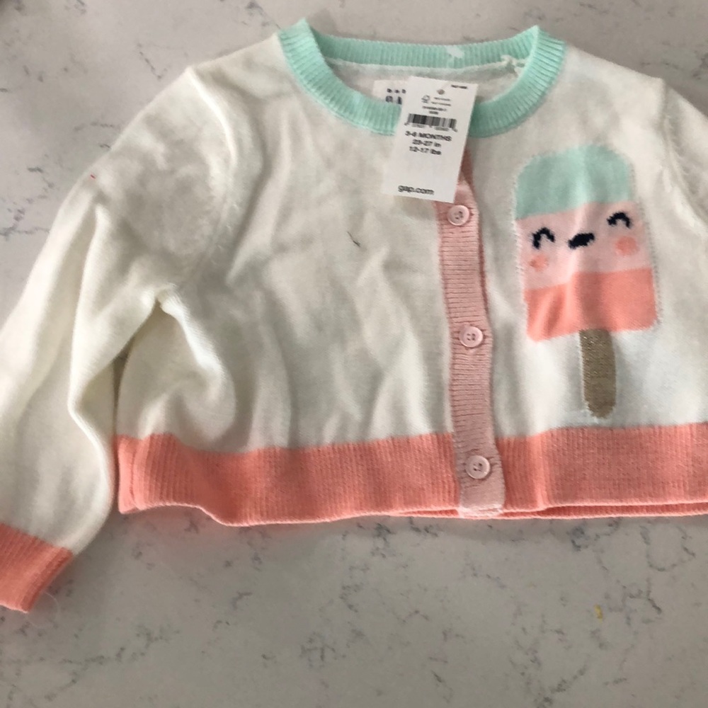 NWT Baby Gap sweater. 3-6 M